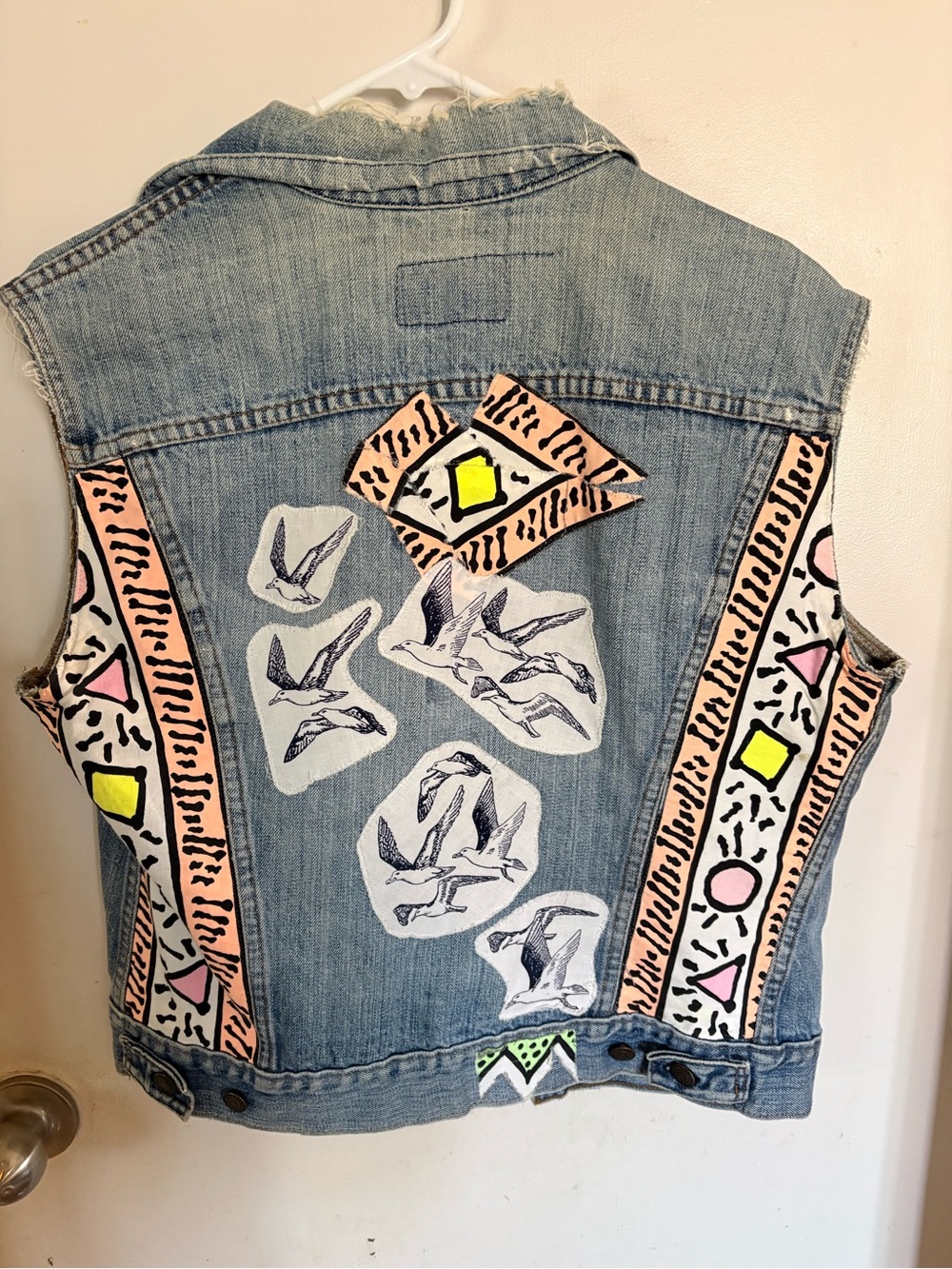 Levi's Light Blue Denim Jacket with Branded Snap - Picture 2 of 7